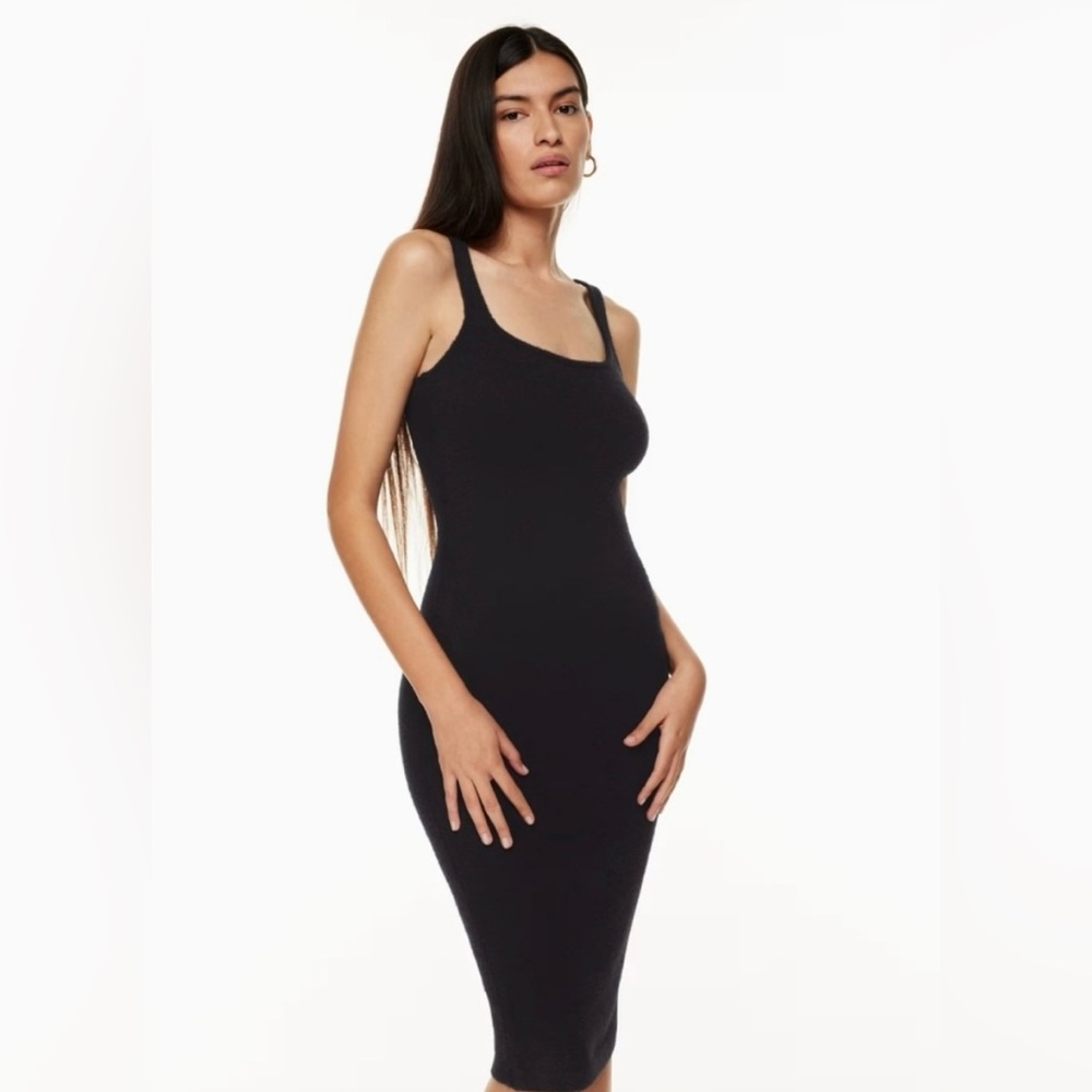 LIKE NEW Wilfred Free Aritzia bodycon sweater knit ribbed dress, size M